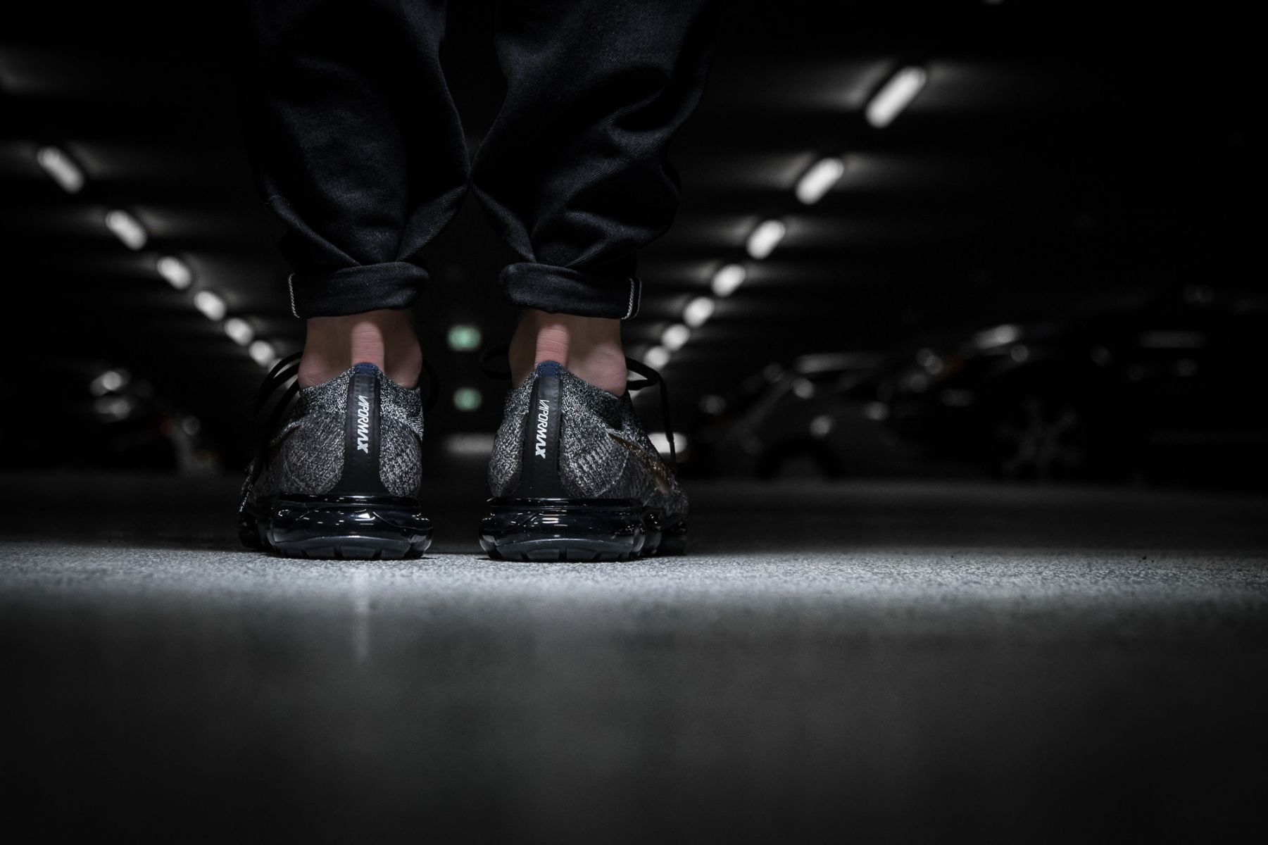 Air vapormax explorer sales dark